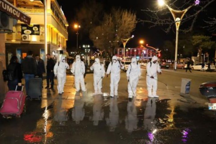 Erzincan Tepeden Tırnağa Dezenfekte Ediliyor